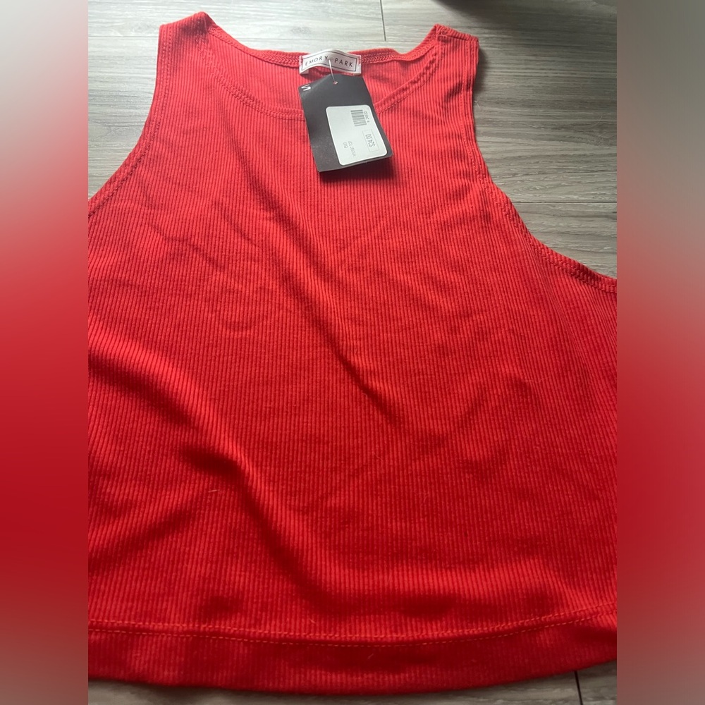 Coral pink cropped top with tags on!